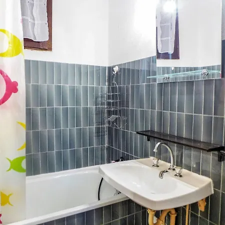 Les Romarines-6 By Interhome גרואיסאן